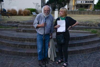 El director de la Biblioteca Nacional, Juan Sasturain, con María Moreno, al frente del Museo del Libro y de la Lengua