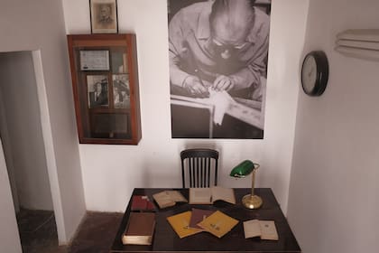 El cuarto de Borges recrea el espacio de la Biblioteca Cané donde el escritor se recluía para leer y escribir