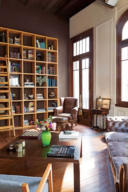 En casas reales: 12 diseños inspiradores para armar tu biblioteca