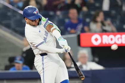 Bichette conecta jonrón y Azulejos ganan 9-1 a Filis que suman sexta derrota en siete juego