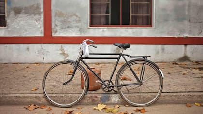 Bicicleta estacionada en San Gregorio, interior de Uruguay.