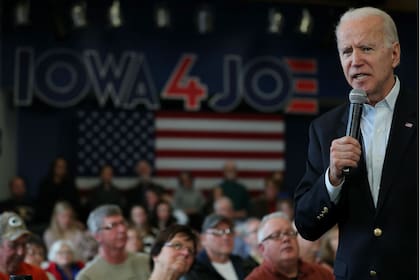 "Cada cuatro años, la democracia empieza en Iowa", resumió Joe Biden