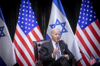 Biden habla durante una reunión con el primer ministro israelí, Benjamin Netanyahu, el miércoles 18 de octubre de 2023