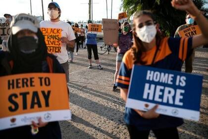 Biden quiere hacer más fácil el camino a la ciudadanía de muchos inmigrantes.