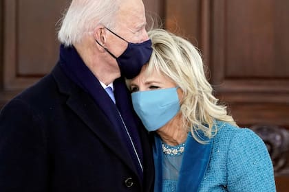 Biden y su esposa Jill, al llegar a la Casa Blanca