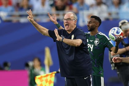Bielsa, al borde de la desesperación en las indicaciones a sus jugadores