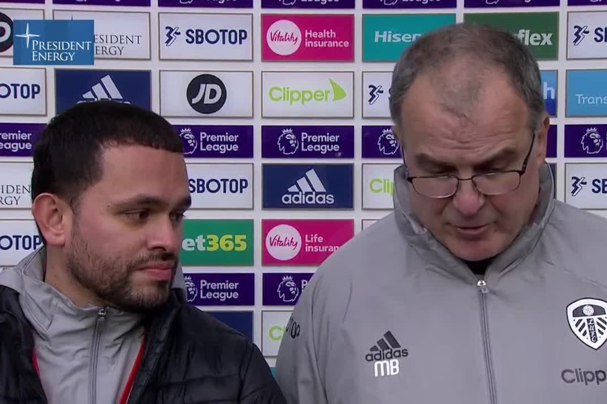Bielsa habló en conferencia de prensa y brindó una respuesta de 17 minutos Sin embargo, no pudo romper su récord de 25 minutos.