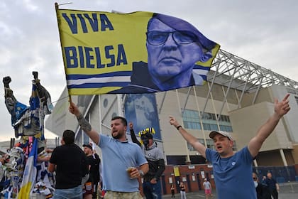 Bielsa, líder del ascenso de Leeds tras 16 años