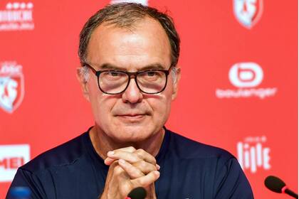 Bielsa, un DT fuera de lo común tanto adentro como afuera de la cancha