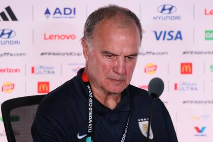 Bielsa ya está en Uruguay tras la eliminación del Mundial y mañana hablará en conferencia de prensa.