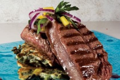 Bife americano con buñuelo de borraja y calabaza