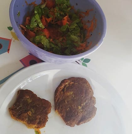 Bifecitos de seitan con ensalada parte de la dieta de Nicole
