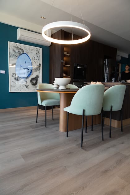 Big City Lovers es un Loft ideado con la biofilia como eje para la amenización de los ambientes.