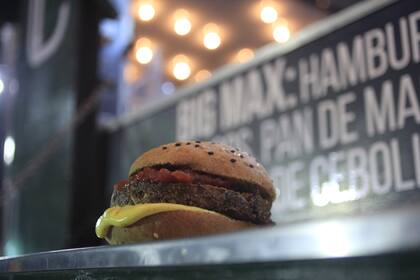 Big Max, la hamburguesa de hongos de CRUDO