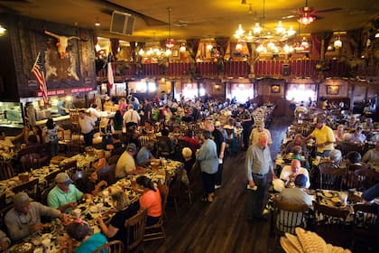 El salón del Big Texan Ranch.