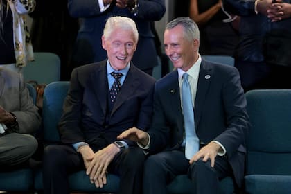 Bill Clinton reapareció en la arena electoral el martes 20 de octubre al encabezar un acto junto a Jolly en Pembroke Park, cerca de Miami, ante unos 500 asistentes