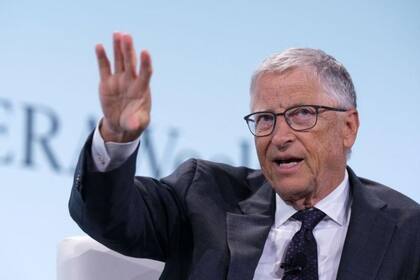 Bill Gates alertó sobre el uso desmedido de los celulares