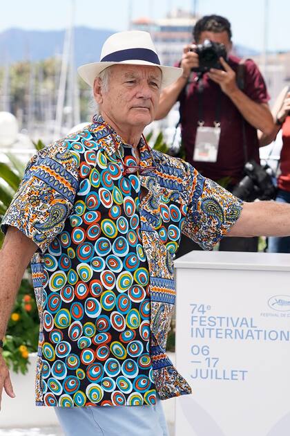 Bill Murray haciendo de las suyas en el último festival de Cannes, donde acompañó el estreno de La crónica francesa, de Wes Anderson