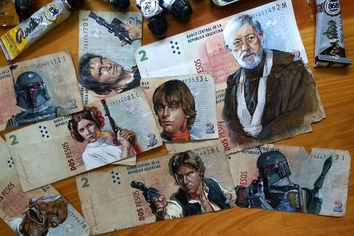 Billetes fuera de circulación se vuelven piezas de arte en las manos de este talentoso salteño