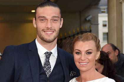 Billi Mucklow habría quitado la foto de su prometido Andy Carroll de su foto de WhatsApp, según dijeron sus allegados