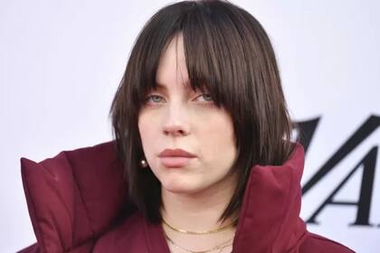 Billie Eilish no comulga con la idea de "salir del closet"
