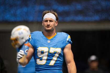 Bills acuerdan firmar a Joey Bosa por un año y 12,6 millones de dólares, dice fuente de AP