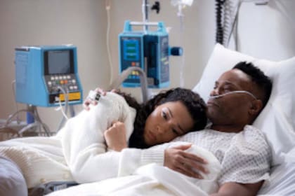 Billy Porter en Pose con Mj Rodríguez, en la tercera y última temporada de la serie
