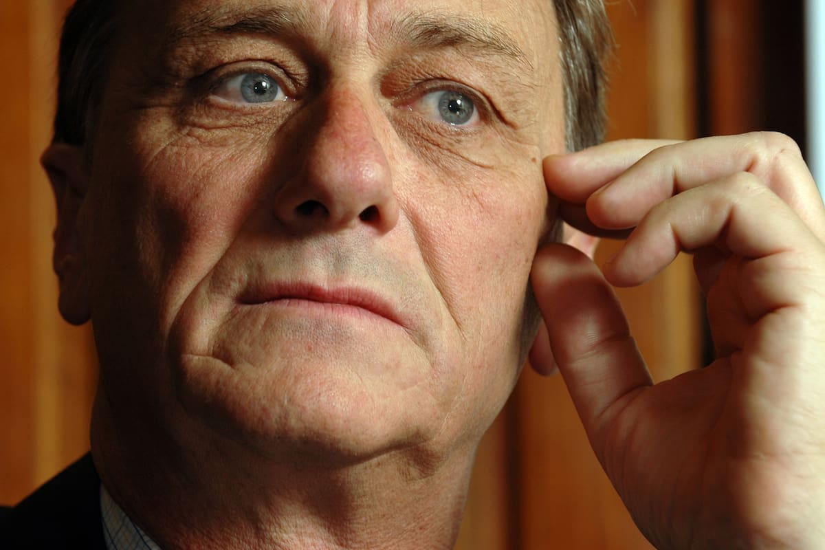 Binner durante una entrevista en 2005