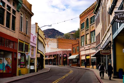 Bisbee es conocido por conservar la arquitectura antigua de sus casas y edificios (Wikimedia Commons/Chad Johnson)