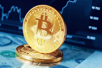 El bitcoin subió 165% en 2020 y los expertos aseguran que está lejos de haber tocado su techo