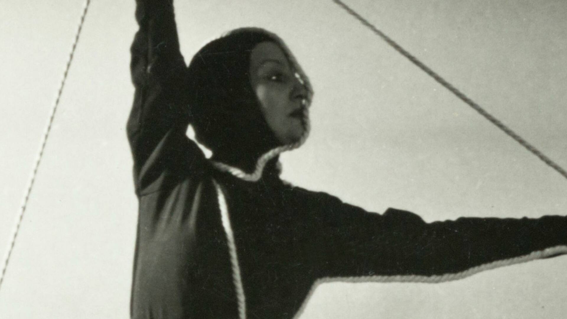 Biyina Klappenbach retratada por Anatole Saderman (detalle)