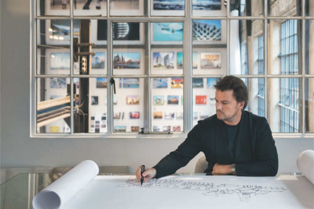 Bjarke Ingels en su estudio