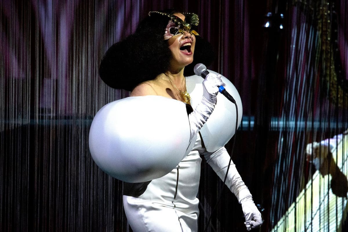 Björk en su última presentación de Cornucopia en The Shed