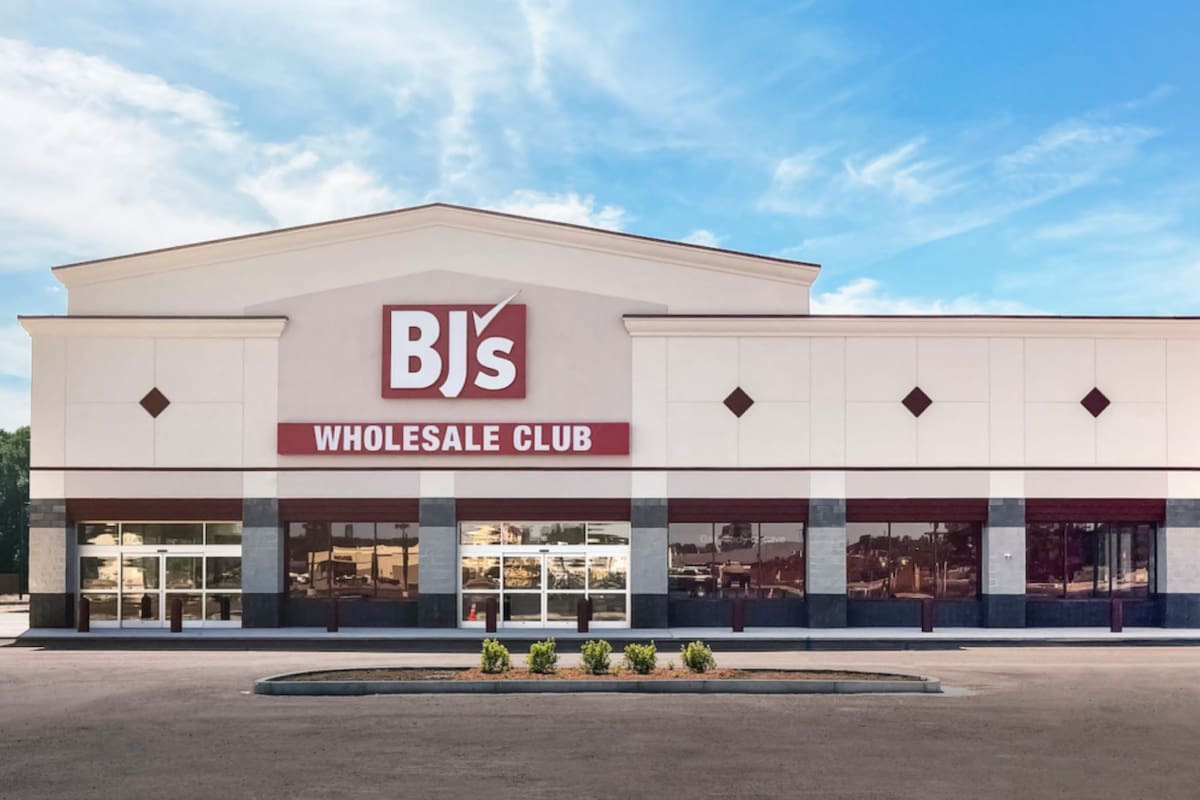 BJ’s Wholesale Club, un competidor en ascenso dentro del sector mayorista, anunció su ambiciosa expansión en Texas con la apertura de cuatro nuevas tiendas (Foto: X/Canva)