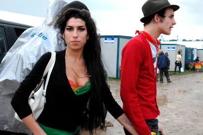 Blake Fielder, quien fuera pareja de la cantante, estaba en prisión cumpliendo una sentencia de 32 meses por robo a mano armada cuando murió la artista en 2011