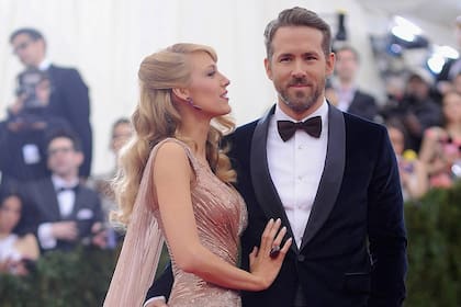 BLAKE LIVELY AND RYAN REYNOLDS