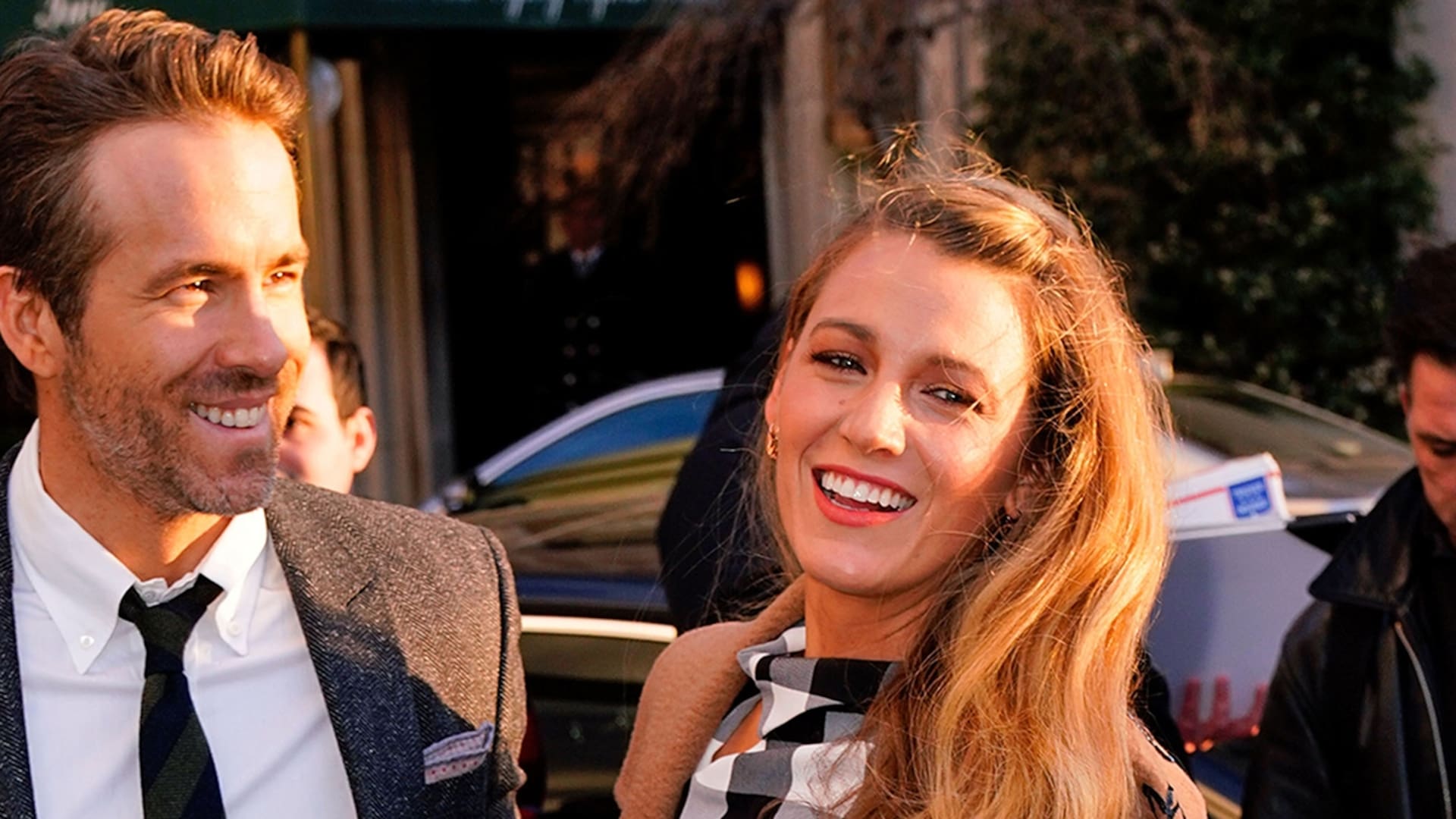 BLAKE LIVELY AND RYAN REYNOLDS . MET GALA NYC 2016
