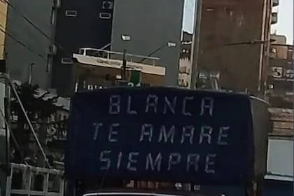 "Blanca, te amaré siempre", la declaración de amor que se volvió viral (Foto: Twitter @soli2802)