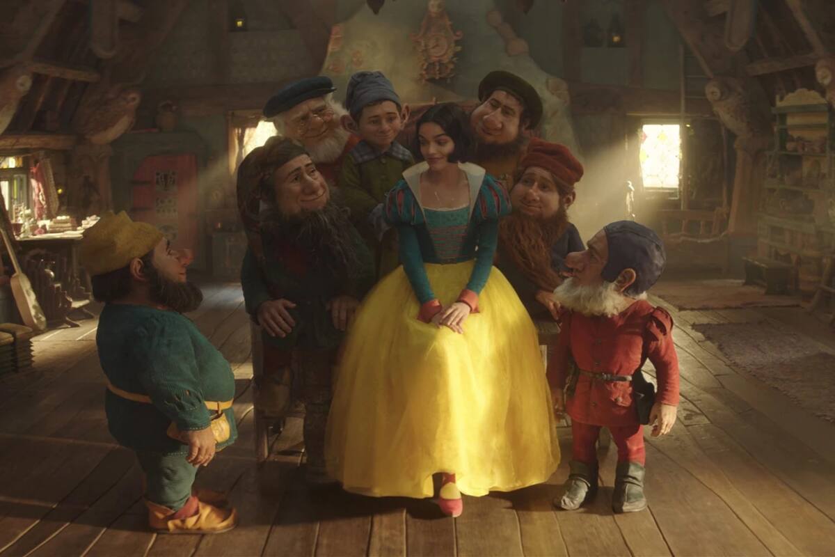 "Blancanieves" es una de las opciones de la cartelera ideales para ver a toda edad.