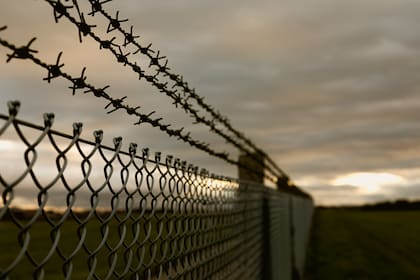 Bloquean el acceso a un centro de detención del ICE en Texas por un brote de sarampión