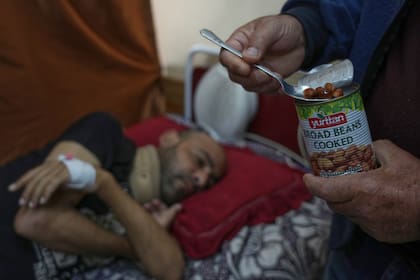 Bloqueo de Israel impide que hospitales en Gaza alimenten a sus pacientes en recuperación