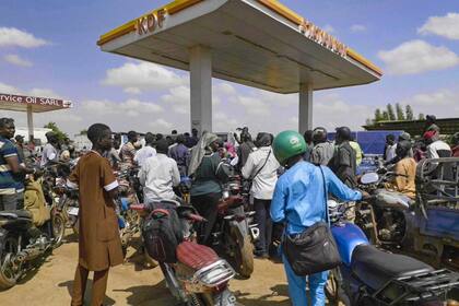 Bloqueo de milicianos yihadistas obliga a cerrar escuelas en Malí por escasez de combustible