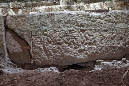 Bloques con inscripciones de la civilIzación maya (Foto: Octavio Esparza/ UNAM)