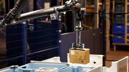 Blue Jay, uno de los brazos robot que trabajan en los almacenes de Amazon