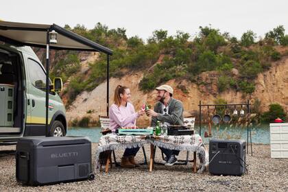 BLUETTI SwapSolar (Photo: Business Wire)