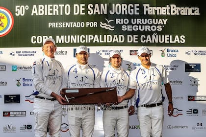 Bob Jornayvaz campeón en San Jorge, con Adolfo Cambiaso, Diego Cavanagh y Pelón Stirling