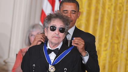 Bob Dylan se llevó el premio Nobel de Literatura en 2026 por "haber creado nuevas expresiones poéticas en la música"