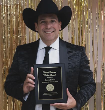 Bobby Pulido recibe reconocimiento musical (Instagram @bobbypulido425)