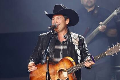 Bobby Pulido se va de la música para incursionar en la política en Texas (Instagram @bobbypulido425)