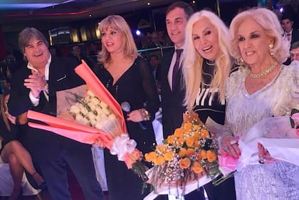 Junto a sus amigas Susana Giménez y Mirtha Legrand